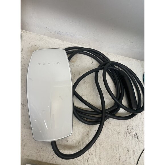 Tesla Wall Connector Gen 3 1457768-01-G 18ft. for parts - Picture 2 of 9